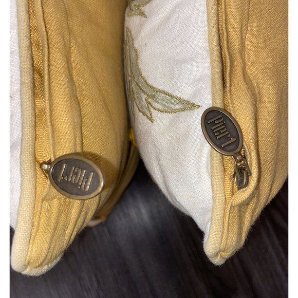 Pier 1 Set of 2 Cottage Coastal Throw Pillows 17" x 17" Embroidery Zipper Floral - Picture 4 of 5